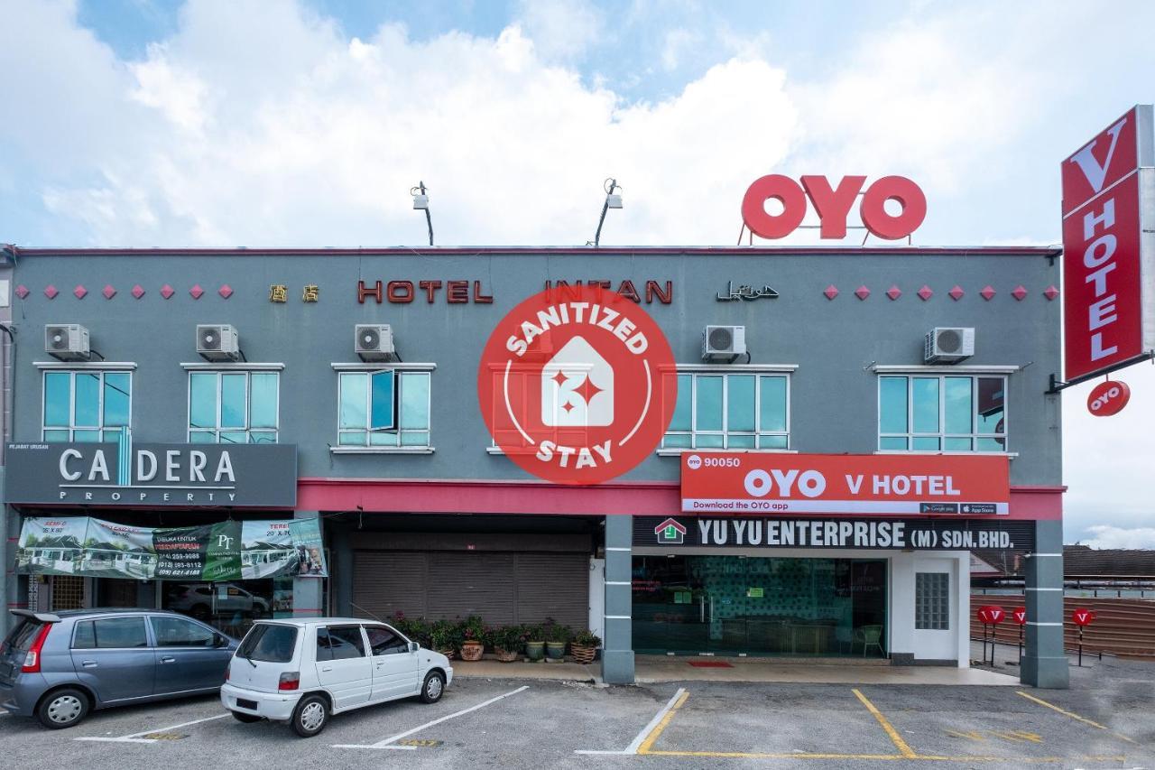 Oyo 90050 V Hotel Teluk Intan Esterno foto