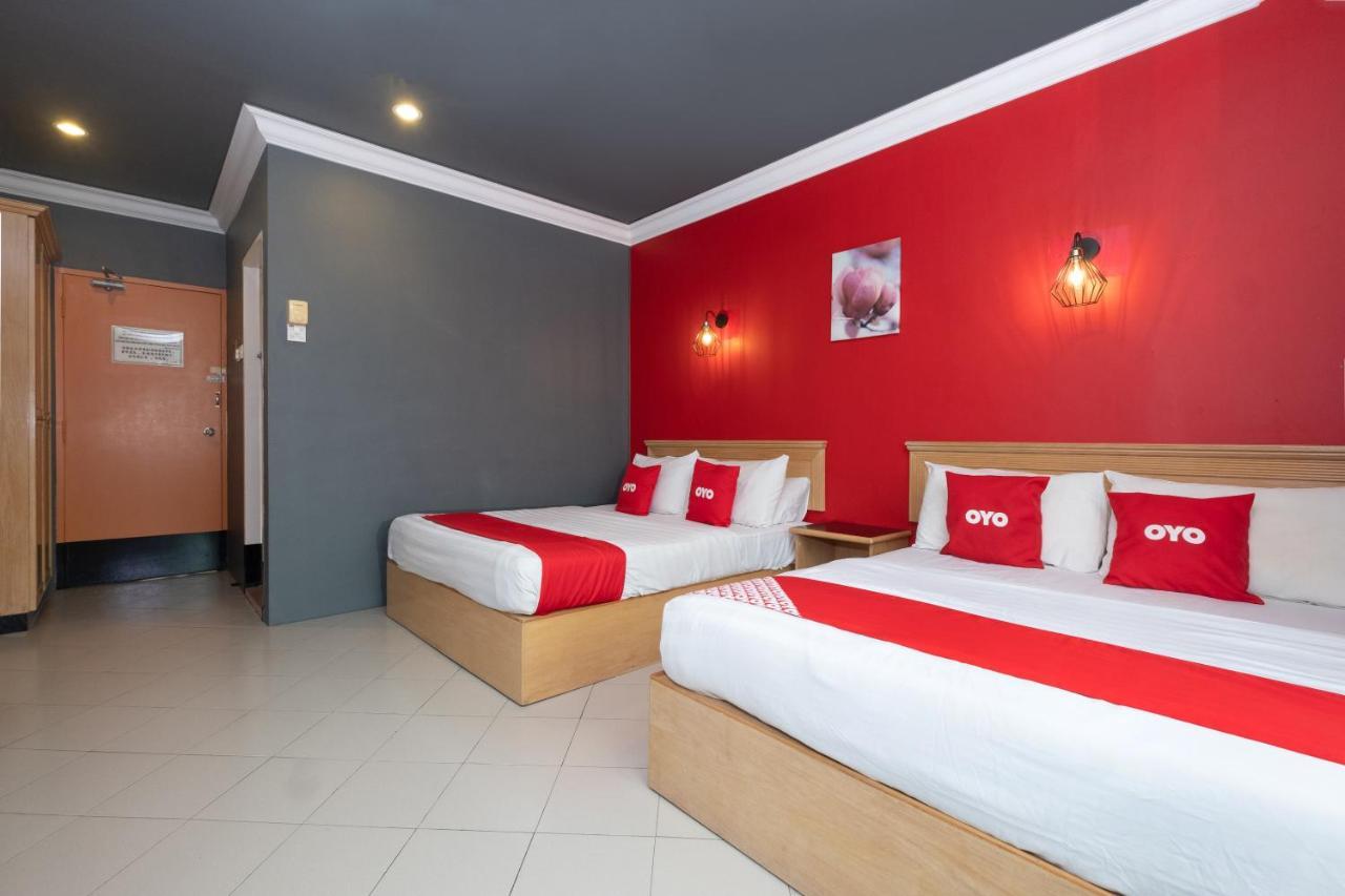 Oyo 90050 V Hotel Teluk Intan Esterno foto